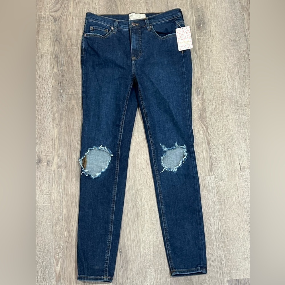 NWT Free People Size 27 Distressed Classic Indigo Jeans Denim